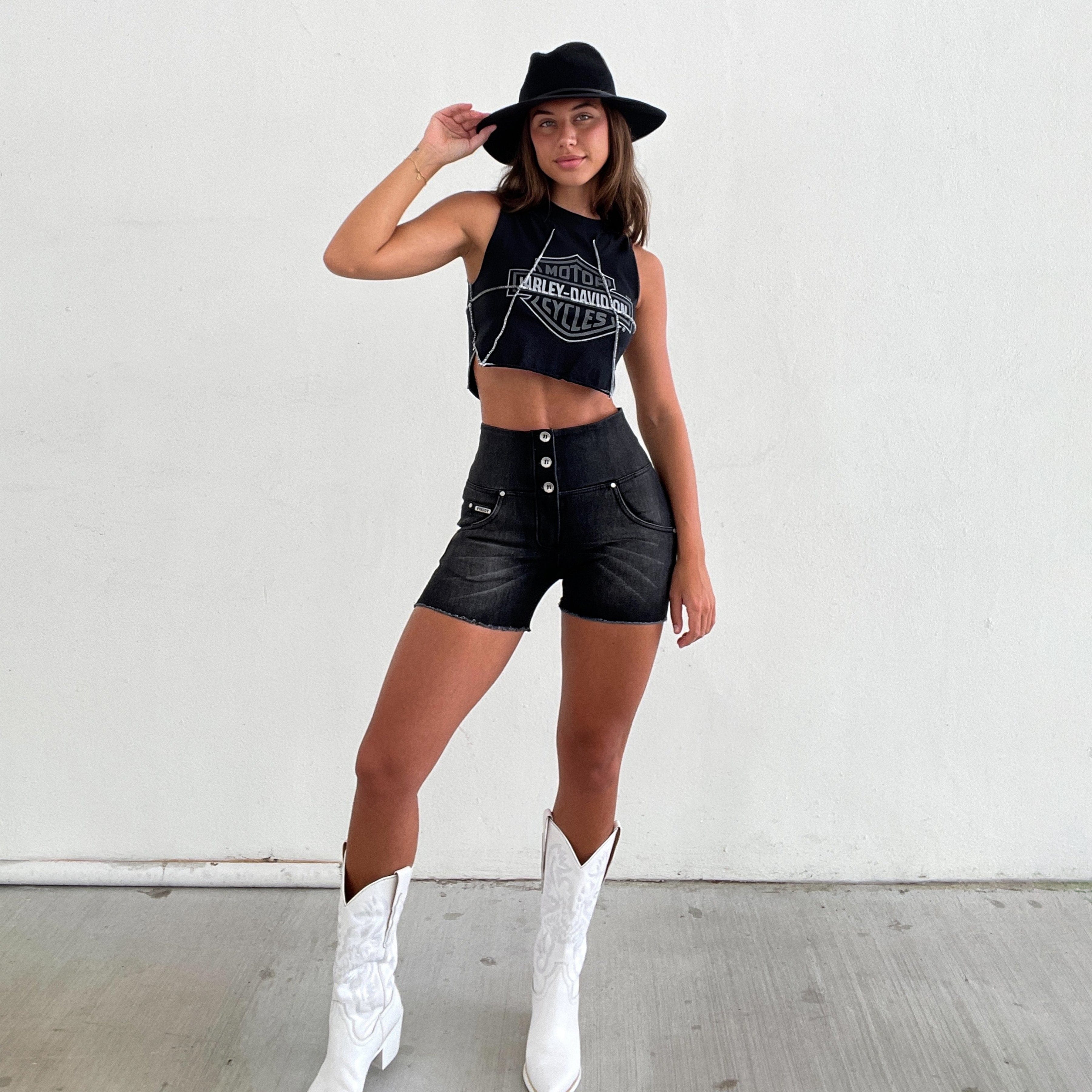 WR.UP® Snug Jeans - 3 Button High Waisted - Shorts - Black + Black Stitching 1