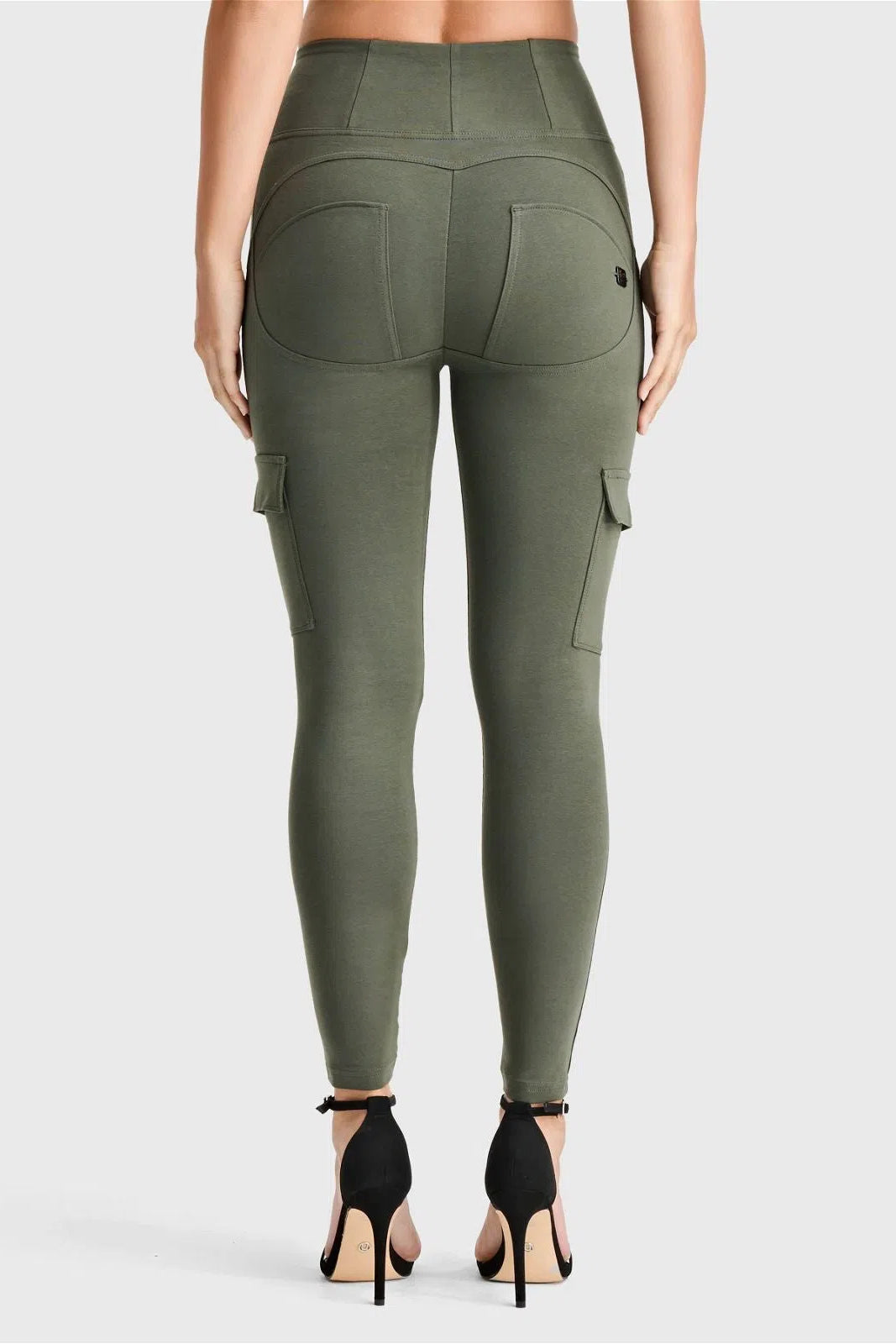 WRUP Cargo Fashion - High Waisted - 7/8 Length - Military Green 2