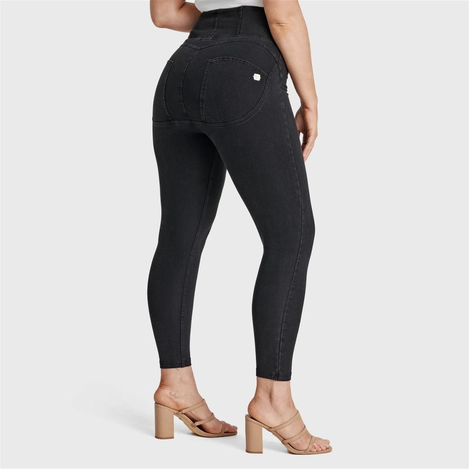 WRUP Curvy Denim - Zip High Waisted - 7/8 Length - Black + Black Stitching 2