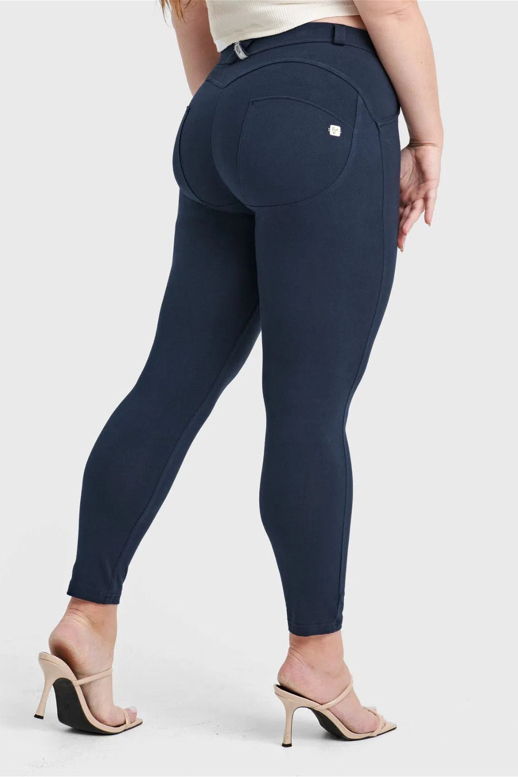 WRUP Curvy Fashion - High Waisted - 7/8 Length - Navy Blue 1