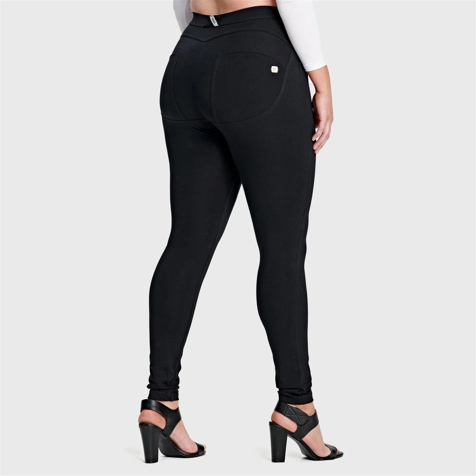 WRUP Curvy Fashion - High Waisted - Full Length - Black 1