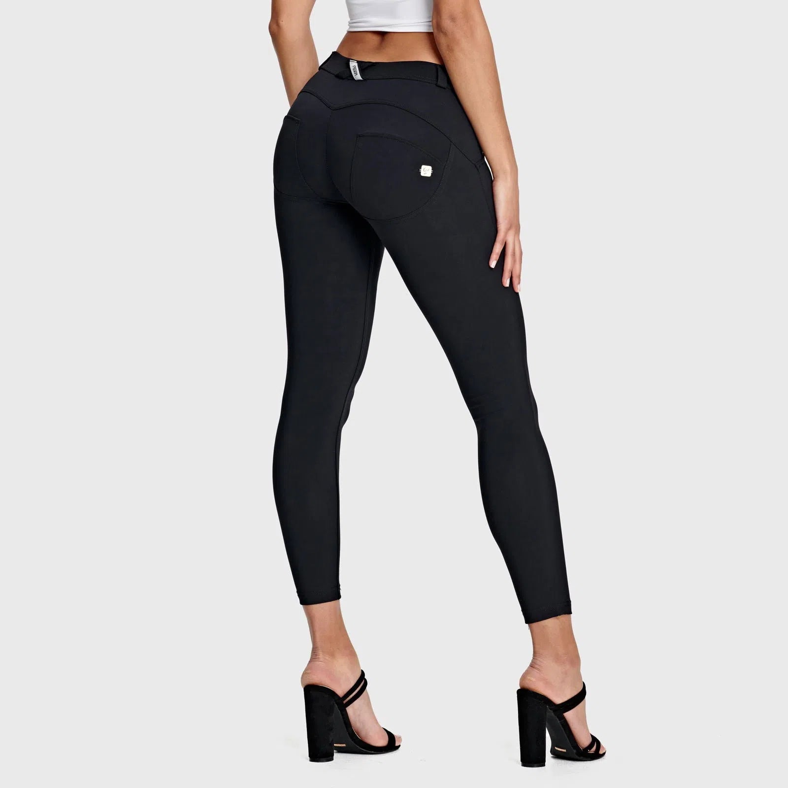 WRUP Diwo Pro - Mid Rise - 7/8 Length - Black 2