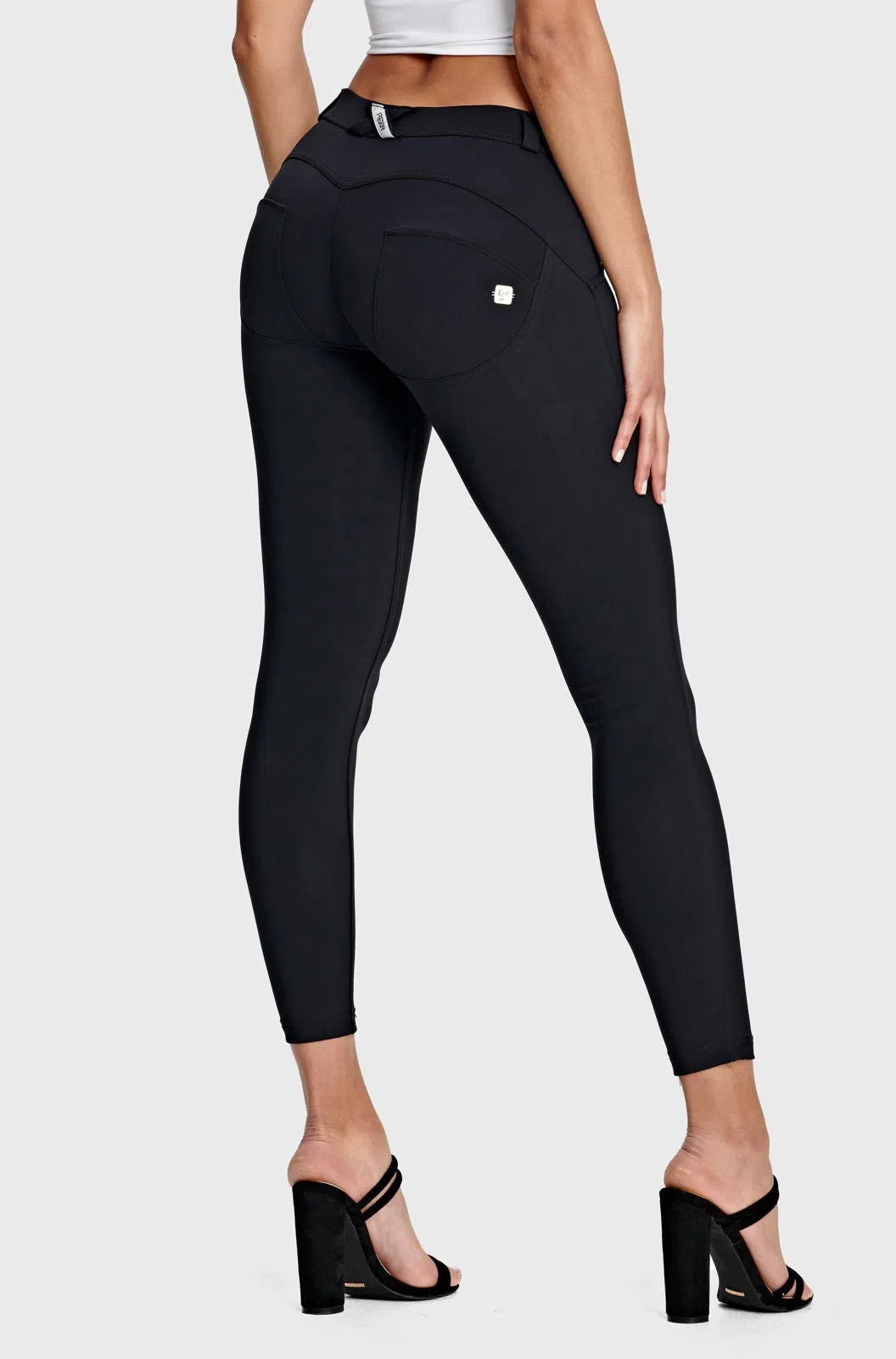 WRUP Diwo Pro - Mid Rise - 7/8 Length - Black