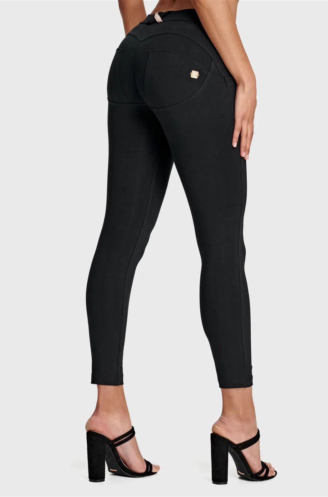 WRUP Fashion - Mid Rise - 7/8 Length - Black