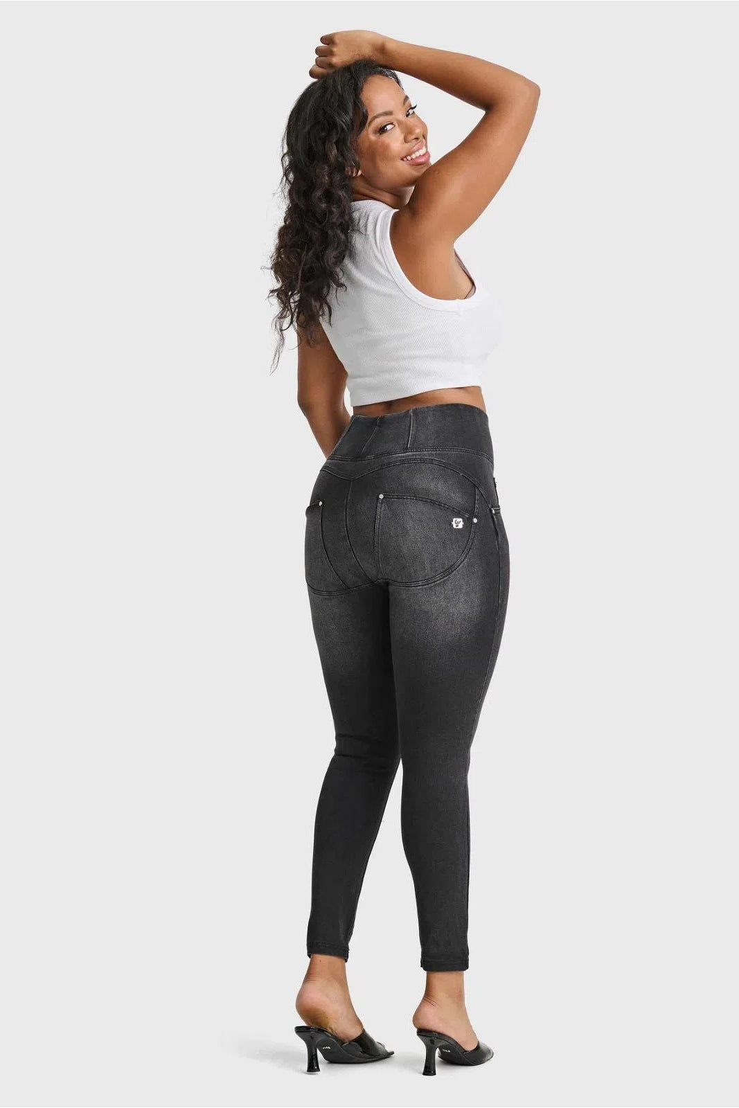 WRUP SNUG Curvy Jeans - High Waisted - Full Length - Black + Black Stitching 2