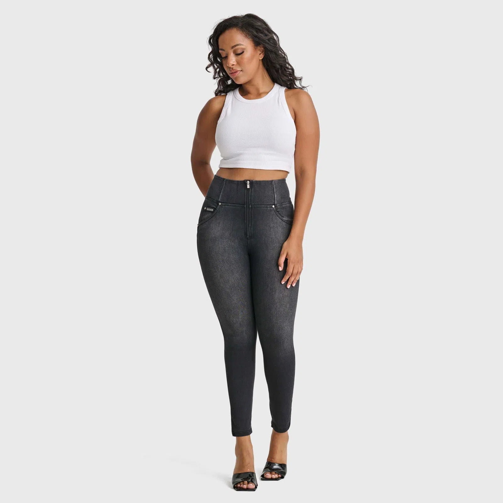 WRUP SNUG Curvy Jeans - High Waisted - Full Length - Black + Black Stitching 3