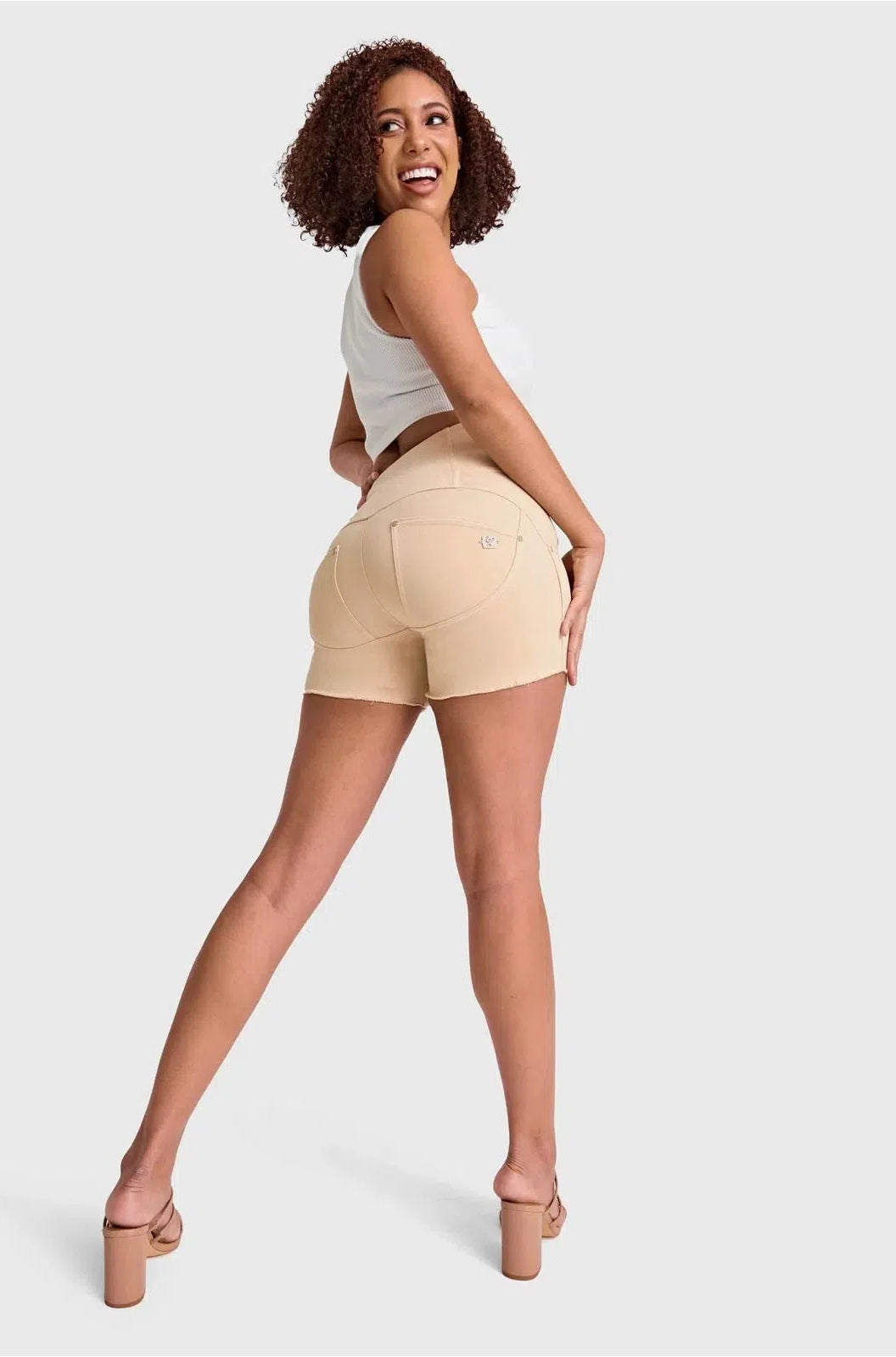 WRUP SNUG Jeans - 3 Button High Waisted - Shorts - Beige