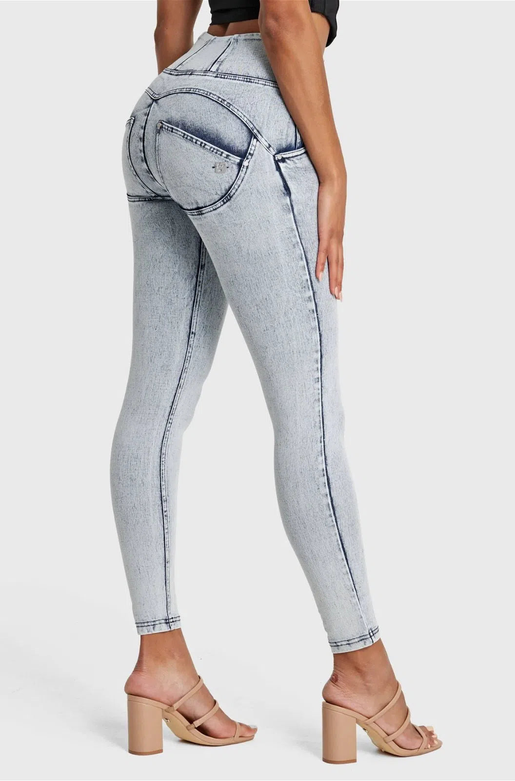 WRUP SNUG Jeans - High Waisted - Full Length - Acid Wash