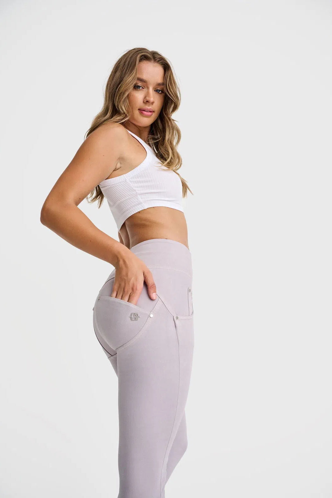 WRUP SNUG Jeans - High Waisted - Full Length - Light Grey 3