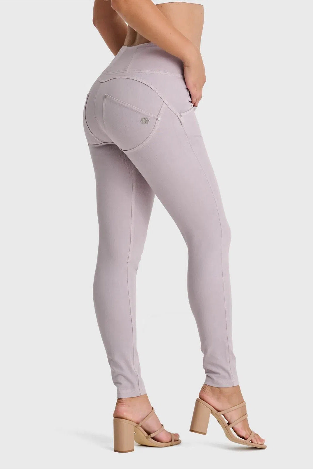 WRUP SNUG Jeans - High Waisted - Full Length - Light Grey 1