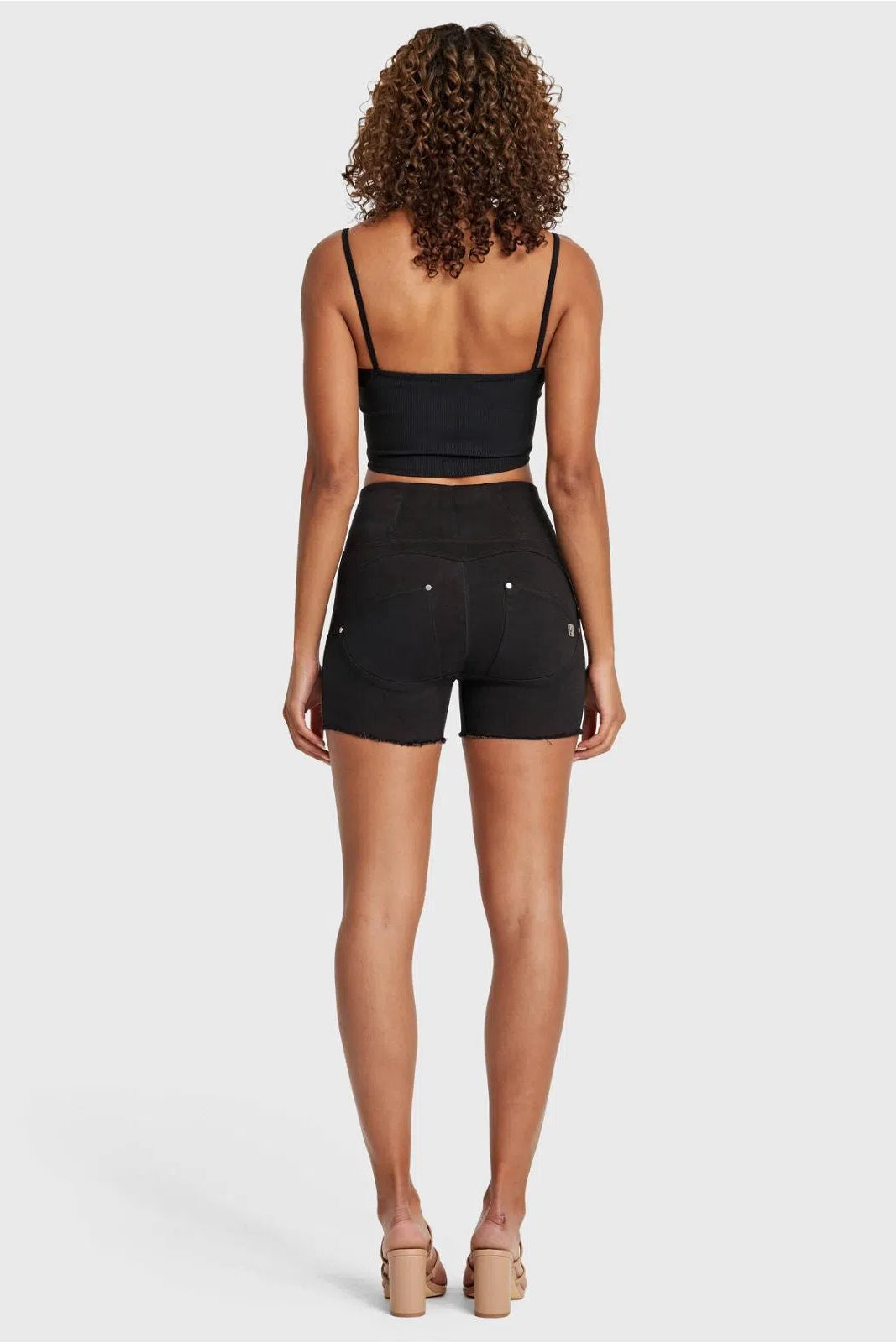 WRUP SNUG Jeans - High Waisted - Shorts - Black 3