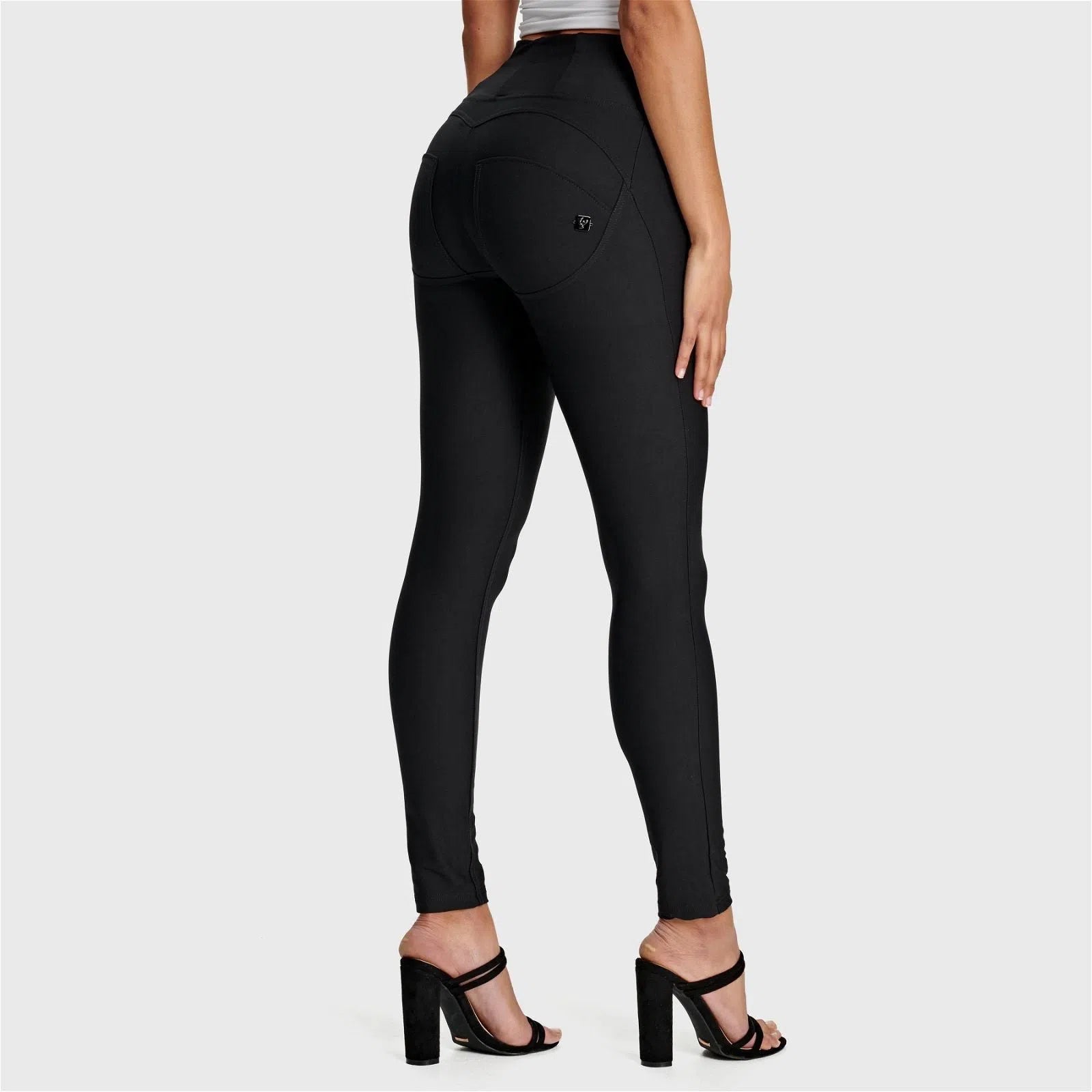 WRUP Thick Layered Diwo Pro - High Waisted - 7/8 Length - Black 2
