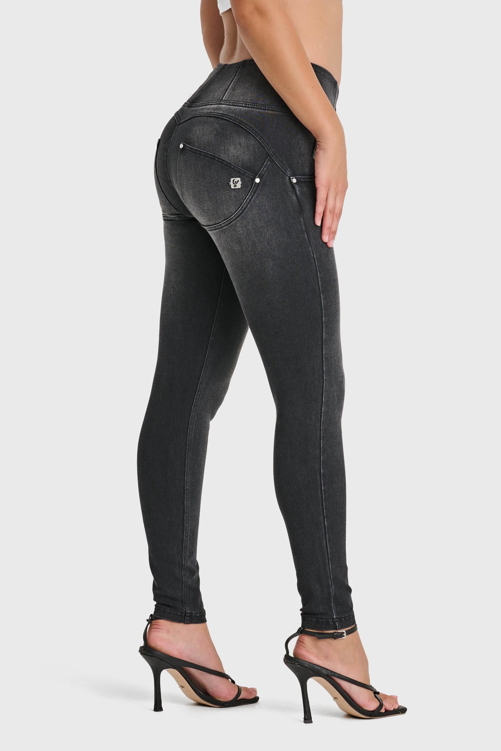 WR.UP® Snug Jeans - High Waisted - Full Length - Black + Black Stitching 2