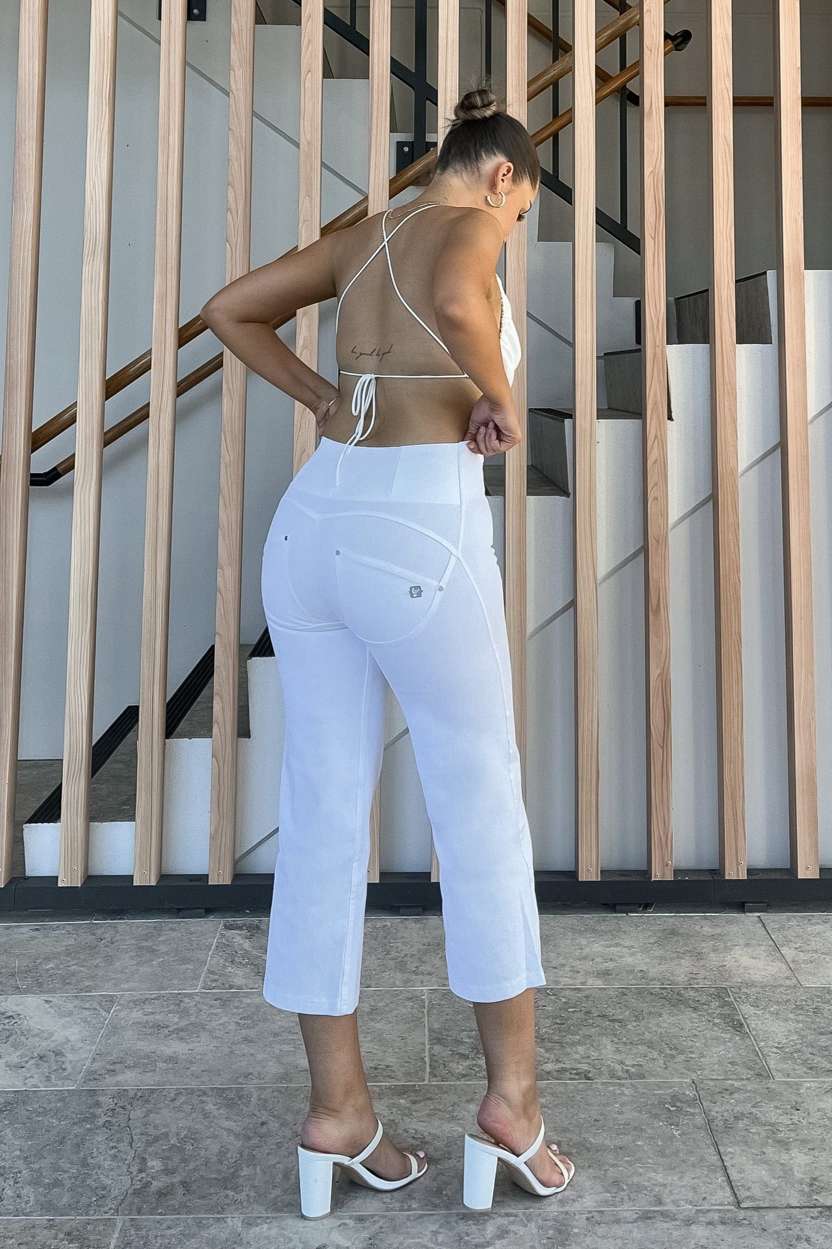 WR.UP® Snug Jeans - High Waisted - Cropped - White 2